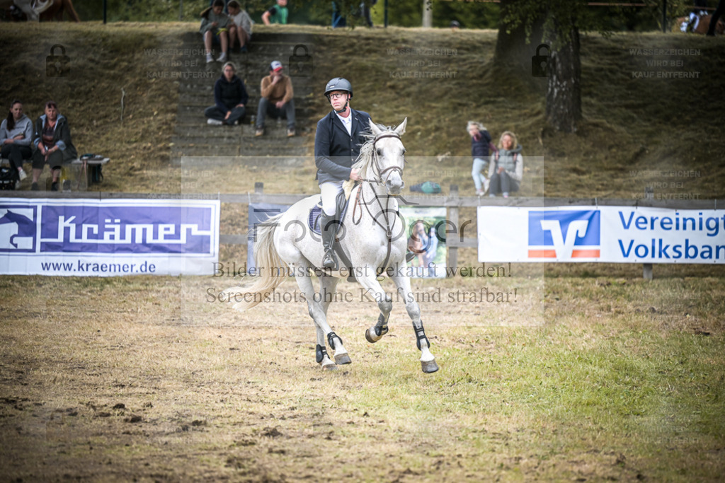 DOS_0390 | Entdecke hochwertige Reitturnierfotos von Foto Oger. Professionell, emotional und authentisch – jetzt Lieblingsmomente im Shop bestellen. - Realisiert mit Pictrs.com