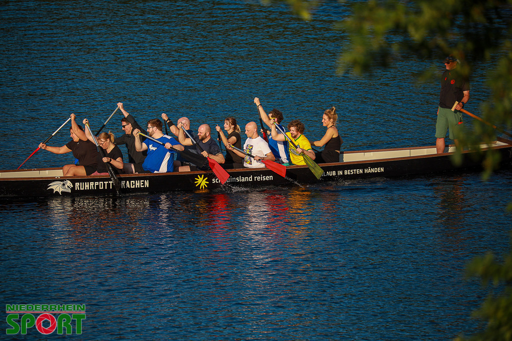 Drachenboot-Training_Wedau110625_010 | Bildergalerie von Sport-Ereignissen aber auch von weiteren spannenden Dingen - nicht nur vom Niederrhein. In Anlehnung an den bekannten Spruch von Hanns Dieter Hüsch heißt das Motto: "Niederrhein ist überall".  - Realisiert mit Pictrs.com