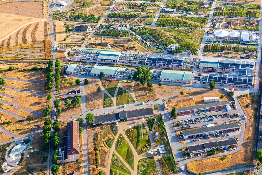 Luftbild: U-Halle auf dem Spinelli-Park der Bundesgartenschau Mannheim BUGA 2023 https://www.buga23.de/ im Ortsteil Feudenheim in Mannheim im Bundesland Baden-Württemberg in Deutschland. Foto: IMG_136925.jpg vom 24.06.2023 durch Werner Riehm/FLY-FOTO.de