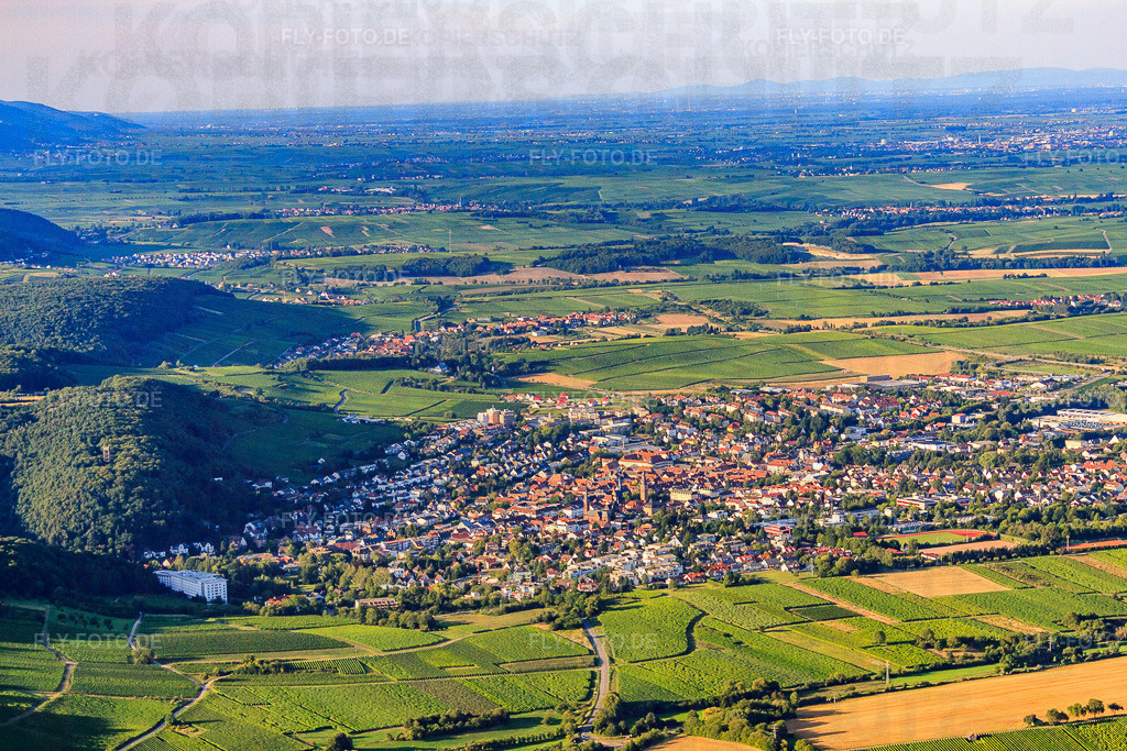 Stadtansicht aus Süden | Luftbild: Stadtansicht aus Süden in Bad Bergzabern im Bundesland Rheinland-Pfalz in Deutschland. Foto: IMG_51265.jpg vom 04.08.2012 durch Werner Riehm/FLY-FOTO.de - Realisiert mit Pictrs.com