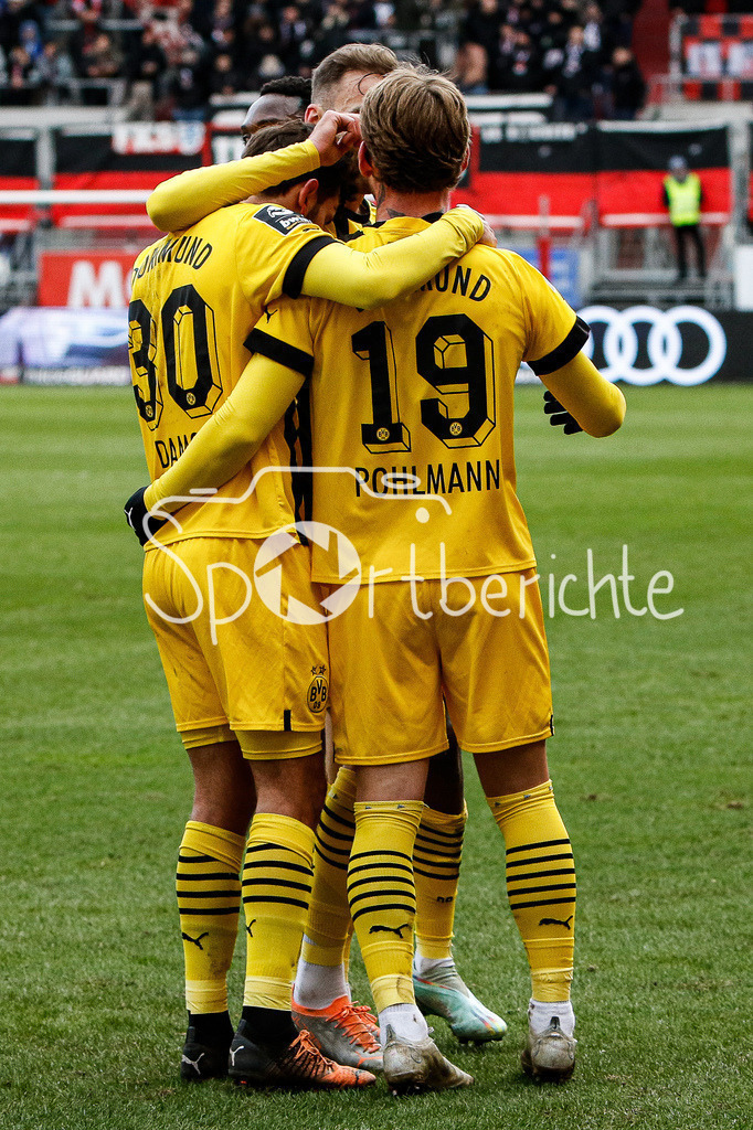 FC Ingolstadt - Borussia Dortmund Amateure | Dortmund jubelt ueber den Treffer zum 0-1 durch Justin NJINMAH (BVB #11) / DFL REGULATIONS PROHIBIT ANY USE OF PHOTOGRAPHS AS IMAGE SEQUENCES AND/OR QUASI-VIDEO