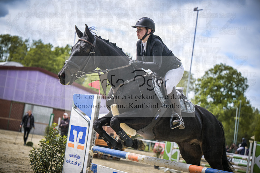 DOS_7762 | Entdecke hochwertige Reitturnierfotos von Foto Oger. Professionell, emotional und authentisch – jetzt Lieblingsmomente im Shop bestellen.Deutschlandweite Turnierfotografie. - Realisiert mit Pictrs.com