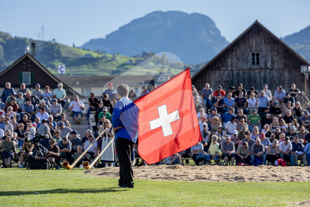 HSiebnen2026_6G_00123 | Die Schwinger des Schwyzer Kantonalen Schwingerverbandes: Fotos, die Dynamik und Leidenschaft festhalten, sowie emotionale Momente aus dem traditionellen Schwingsport zeigen. - Realisiert mit Pictrs.com