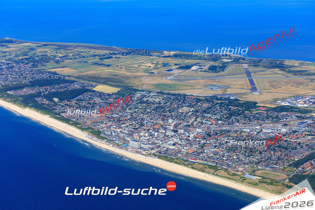 Die Luftbildaufnahme Westerland - Sylt wurde 2018 mittels Flugzeug (keine Drohne) erstellt. Perfekte Schärfe und Druck- Auflösung- Garantiert!