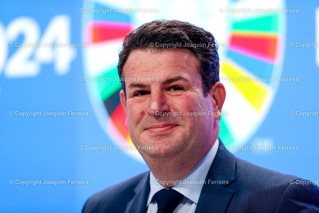 231016_dfb _0338A | Frankfurt am Main am 16.Oktober 2023 Deutsche Bank Park Medientermin der EURO 2024 GmbH  v.l., Hubertus Heil, Bundesminister für Arbeit und Soziales - Realisiert mit Pictrs.com