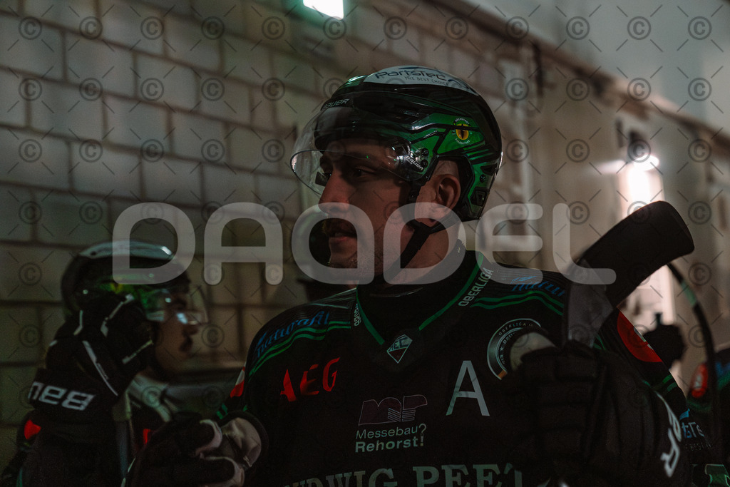 Alligators_vs_Passau_03_12_2025-05 | Höchstadt Alligators Fotogalerie: Eishockey-Action aus Franken. Professionelle Spielfotos, Portraits & Stadionbilder zum Download. Jetzt entdecken! - Realisiert mit Pictrs.com