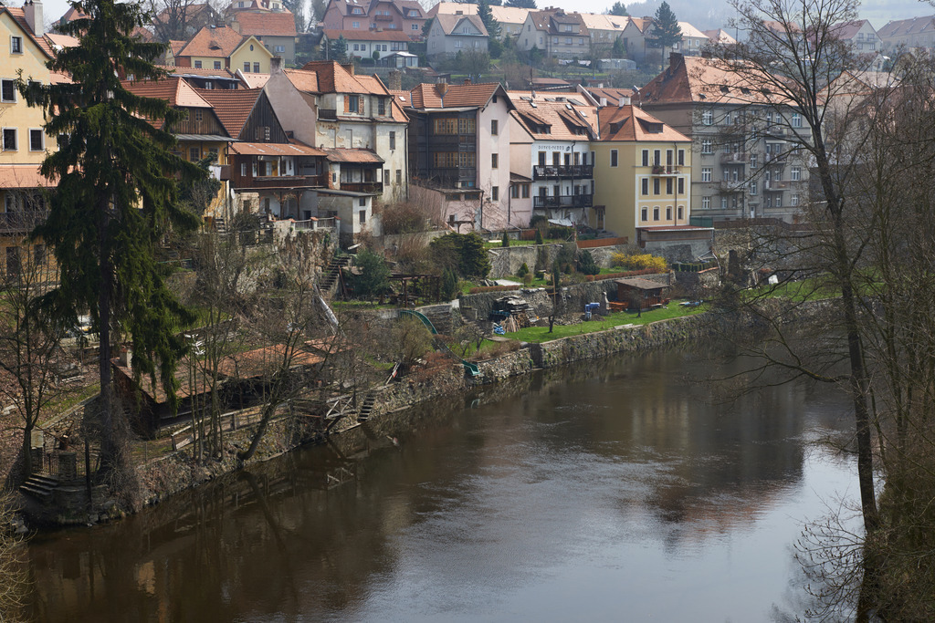 Ufer der Moldau | Krumau, Tschechien - April 21, 2013: Ufer der Moldau. - Realisiert mit Pictrs.com