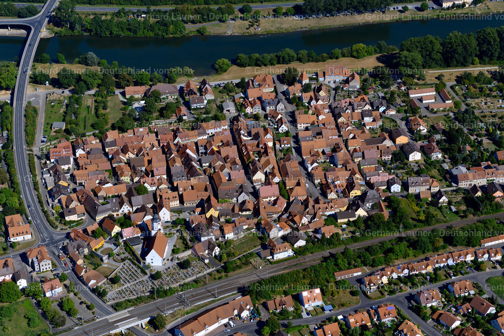 3650345 | WINTERHAUSEN 31.08.2016 Altstadtbereich und Innenstadtzentrum  in Winterhausen im Bundesland Bayern, Deutschland // Old Town area and city center  in Winterhausen in the state Bavaria, Germany Foto: Gerhard Launer