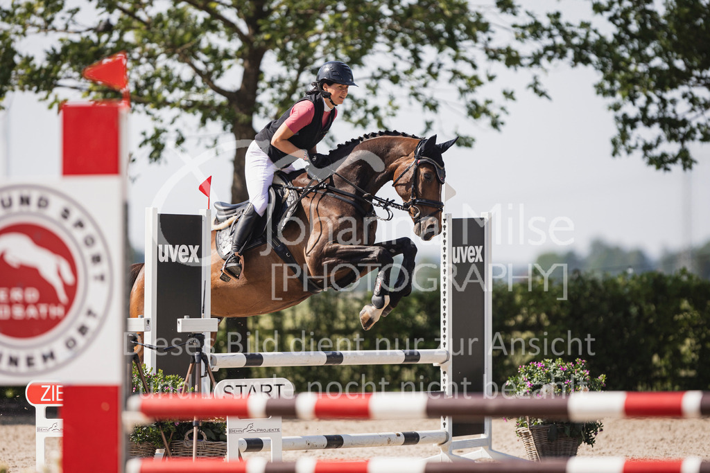 250622_Lemwerder_A-Stil-514 | Deine schönsten Turniermomente als professionelle Fotos! Entdecke hochwertige Pferdesport-Fotografie im Online-Shop. Jetzt Fotos finden & bestellen!