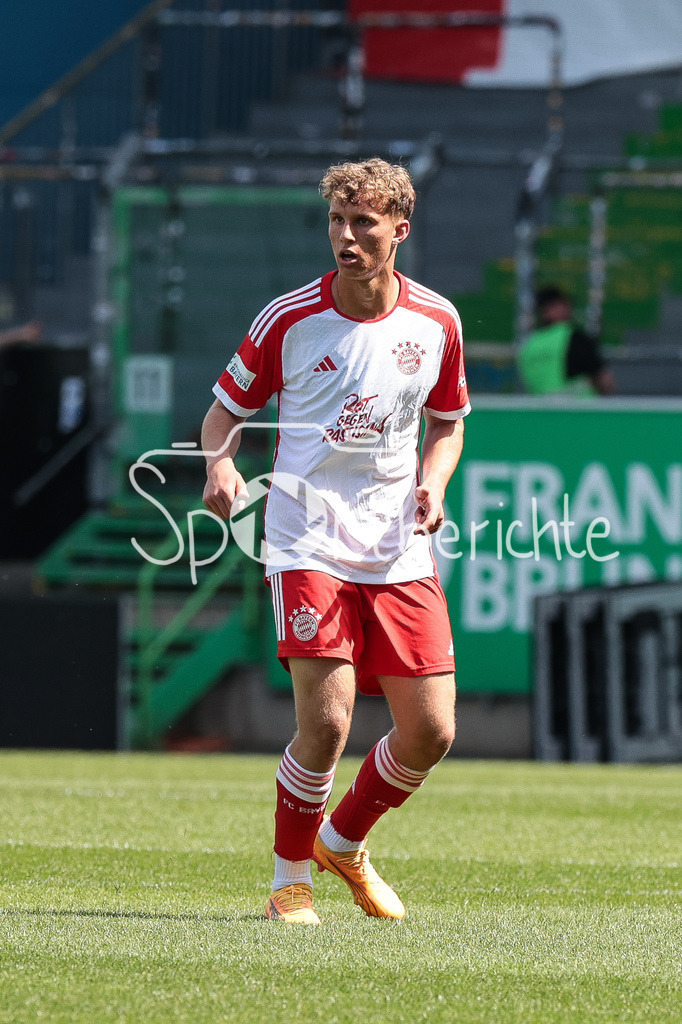 SpVgg Greuther Fürth II - FC Bayern Amateure | Im Bild Kurt RUEGER (FCB #55) in Aktion / Freisteller / Einzelfoto