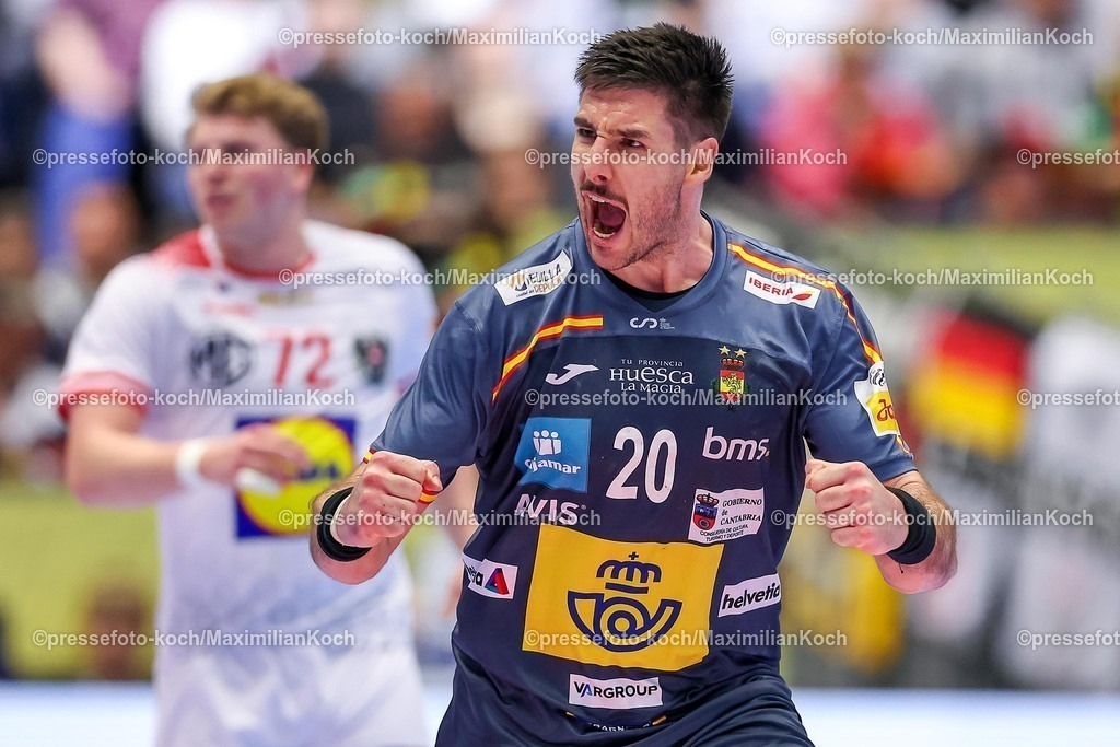 EHF17012601070 | 17.01.2026, Handball, Men's EHF EURO 2026, Österreich - Spanien, Jyske Bank Boxen in Herning, Dänemark, Preliminary Round:  Abel Serdio Guntín (Espania #20)  jubelnd