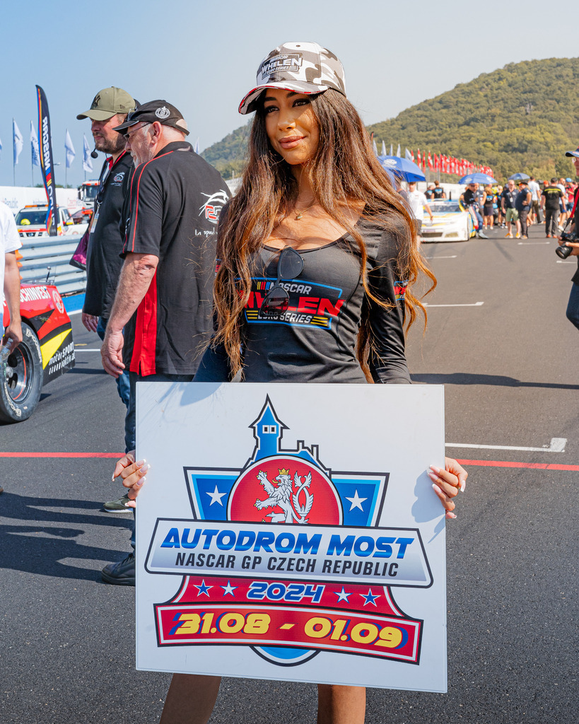 _DSC7884 | Exklusive Motorsport-Fotografie aus Leipzig von TXO Media – für Rennfahrer, Teams & Sponsoren. Sausemuth liefert starke Bilder, die Emotion zeigen. Jetzt buchen & glänzen! - Realisiert mit Pictrs.com