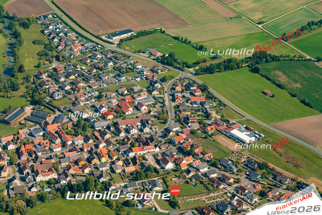 Schrägluftbild  Willersdorf  Hallerndorf - Das Luftbild wurde 2025 vom UL-Flugzeug heraus erstellt ( keine Drohne ) - Hochauflösende Luftaufnahme -Nicht vergleichbar mit Google Maps oder Satelittenbilder- Die Geschenkidee !Mit Lizenz und Bildrechte bestellbar
