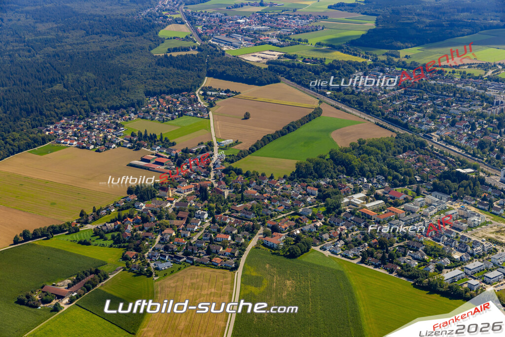 Das Luftbild zeigt : Pöring Zorneding - Die Luftaufnahme wurde 2024 vom UL-Flugzeug aus erstellt ( keine Drohne ) - Hochauflösende Luftaufnahme - Für grossformatige Ausdrucke geeignet. Die Geschenkidee !Mit Lizenz und Bildrechte bestellbar
