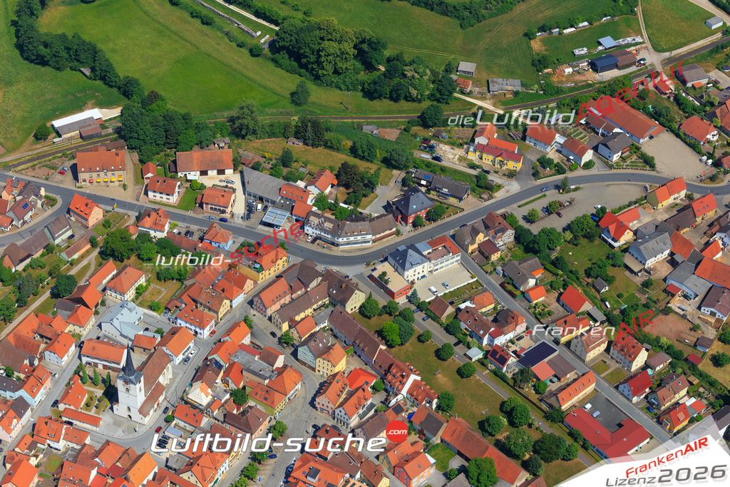 Die Luftaufnahme der Stadt Schlüsselfeld wurde vom UL-Flugzeug heraus erstellt ( keine Drohne )- hohe Auflösung für beste Qualität