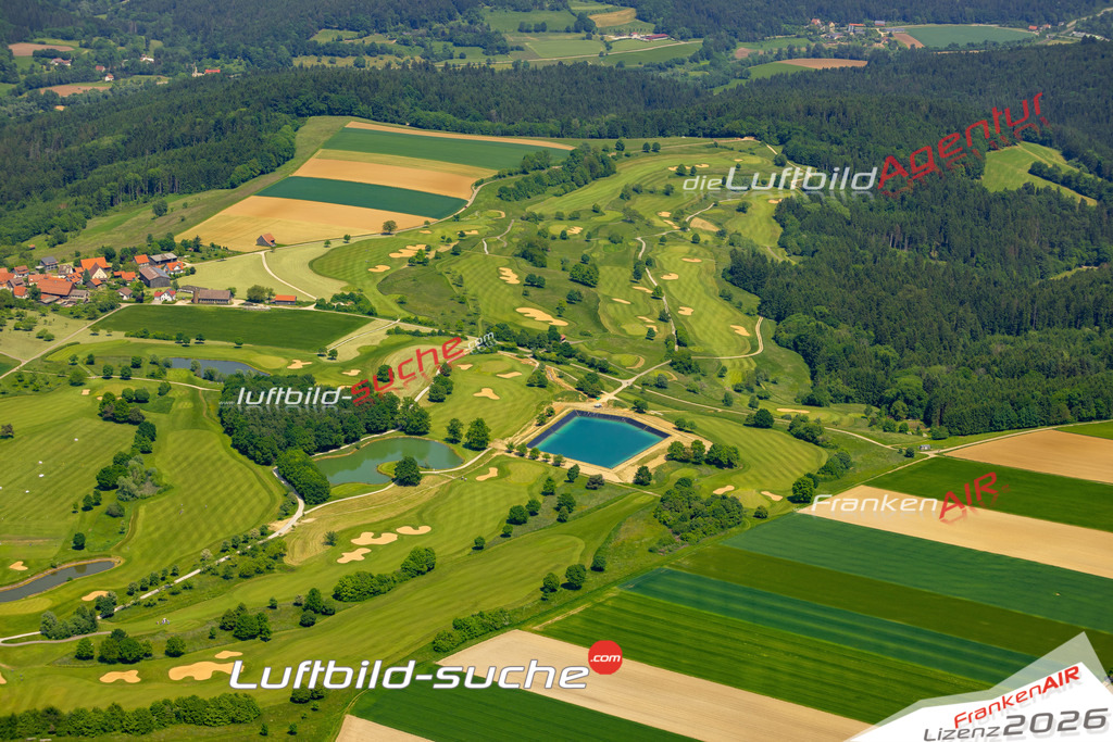 Das Luftbild zeigt Oberkirneck Lorch - Die Luftaufnahme wurde 2023 vom UL-Flugzeug aus erstellt ( keine Drohne ) - Hochauflösende Luftaufnahme - Für grossformatige Ausdrucke geeignet. Die Geschenkidee !Mit Lizenz und Bildrechte bestellbar