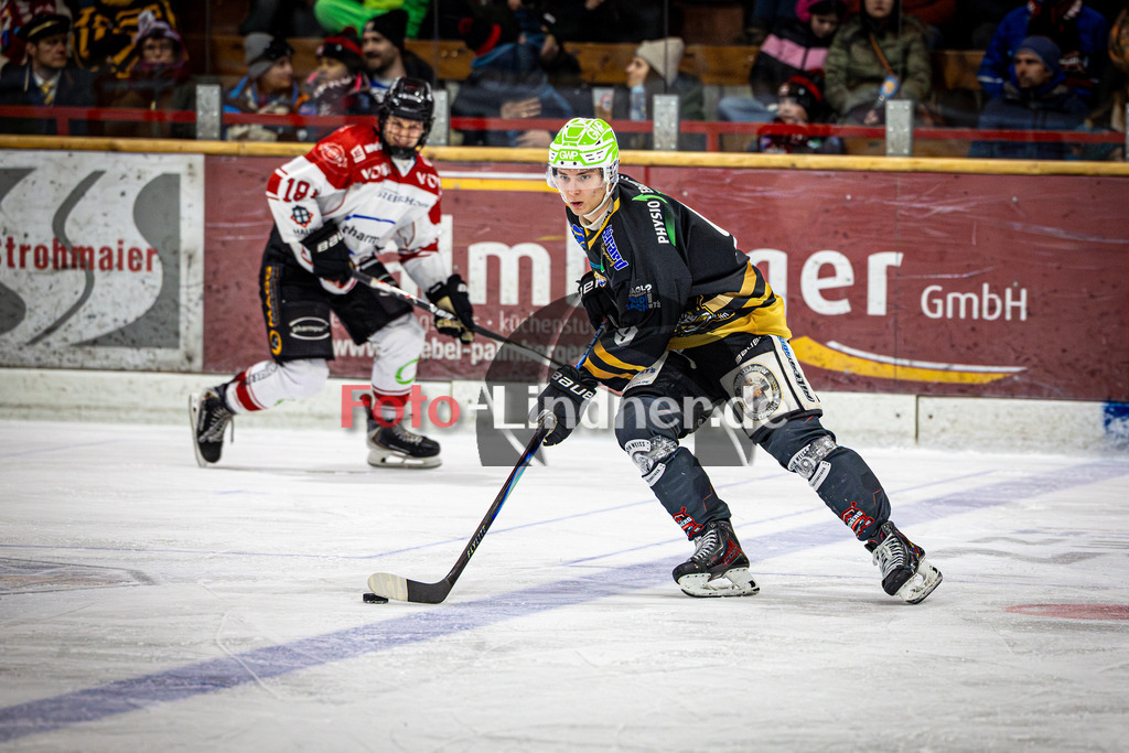 Peißenberg MINERS gegen EHC Königsbrunn LÖWEN | Eishockey Bayernliga 2025/26 Viertelfinale Spiel 4, Peißenberg MINERS gegen EHC Königsbrunn LÖWEN, 20260215,Filip KRIZ (MINERS 9) in Aktion,2026-02-15 in Peißenberg (flatbuy Arena Peißenberg), Filip KRIZ (MINERS 9)Copyright: WolfgangxLindner www.foto-lindner.de