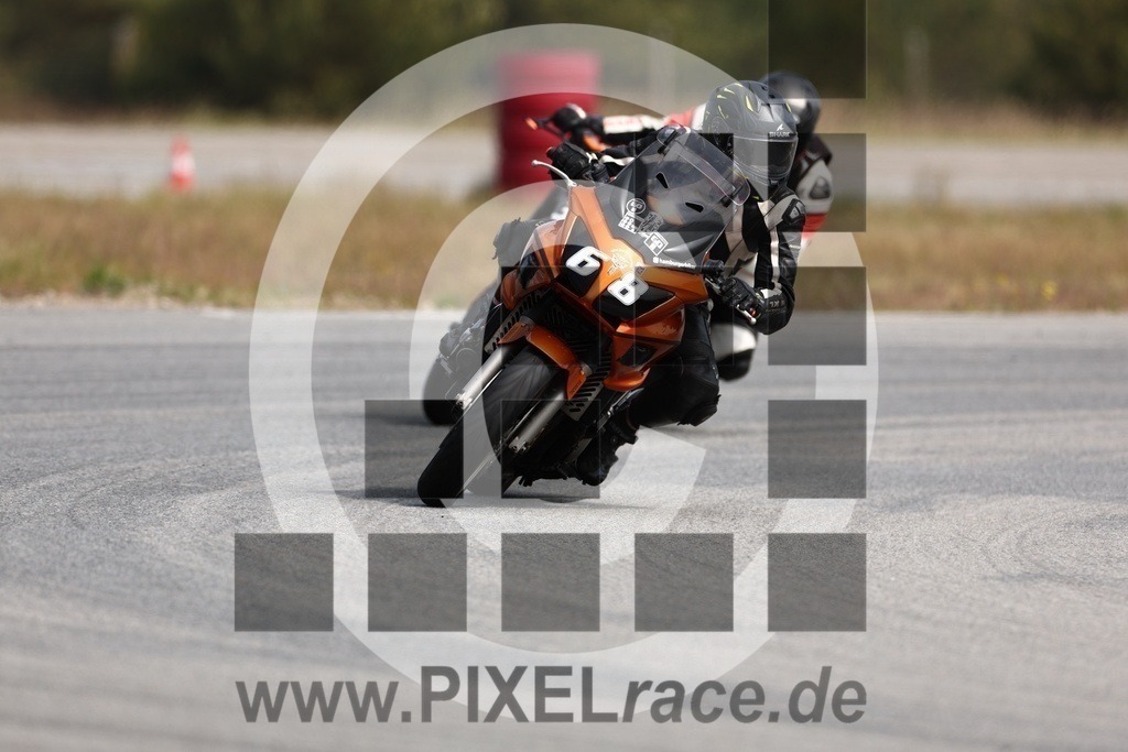 0068-20240510_05614 | Schöne Erinnerungen an spannende Momente - das festzuhalten ist unser Job. PIXELrace.de ist seit 2003 auf den Rennstrecken Europas unterwegs um die Action draußen beim Fahren und die wunderbare Stimmung imm Fahrerlager für euch einzufangen.