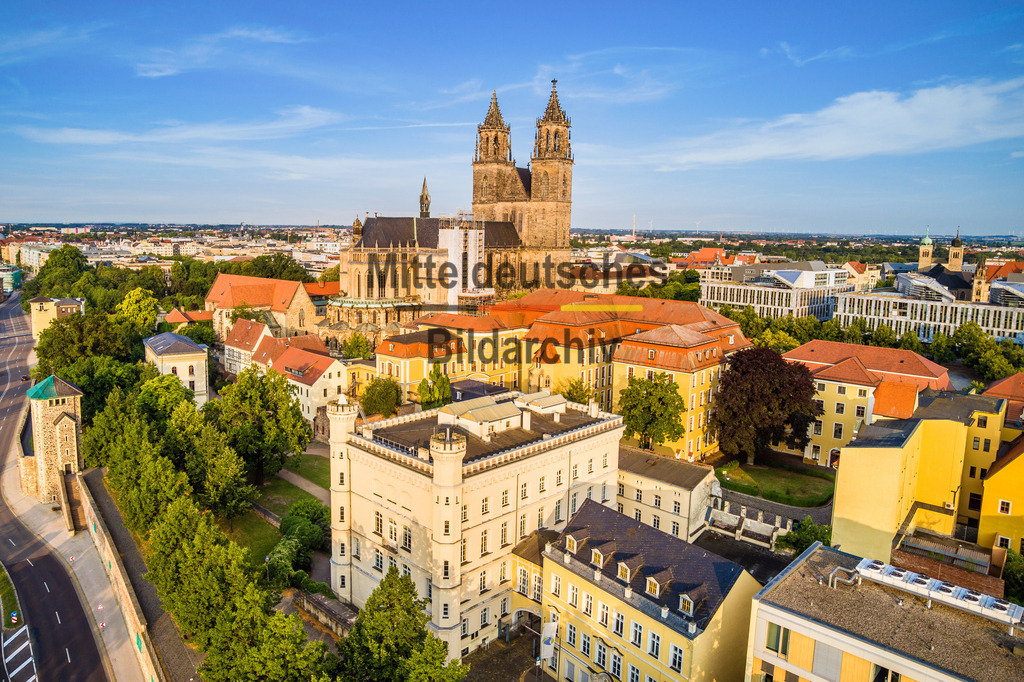 Magdeburg Wasserstraßenamt Dom und Justizministerium am Domplatz-0011 | Justizministerium am domplatz rückseitig - Realisiert mit Pictrs.com