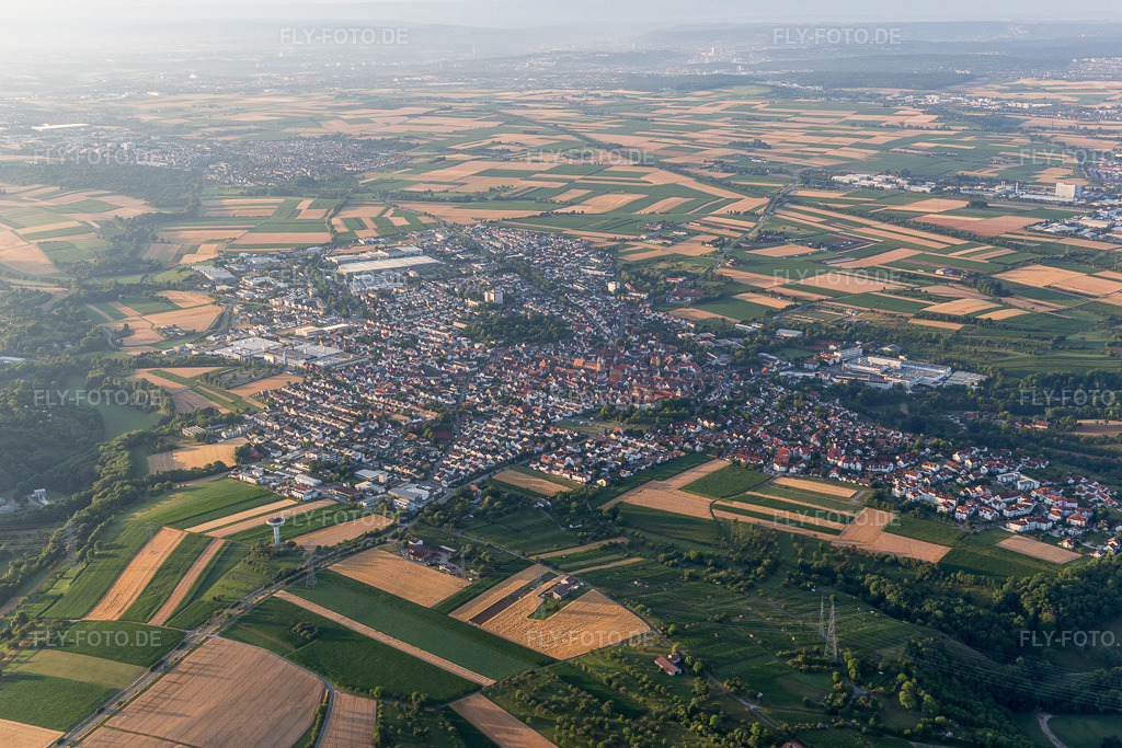 Luftbild: Ortsansicht von Nordwesten in Markgröningen im Bundesland Baden-Württemberg in Deutschland. Foto: IMG_101529.jpg vom 08.07.2017 durch Werner Riehm/FLY-FOTO.de
