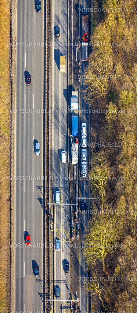Bottrop250202555Mitte | Luftbild, Baustelle mit geänderter Verkehrsführung auf der Autobahn A42 nahe Anschlussstelle Bottrop Süd, Senkrechtaufnahme, Ebel, Bottrop, Ruhrgebiet, Nordrhein-Westfalen, Deutschland
