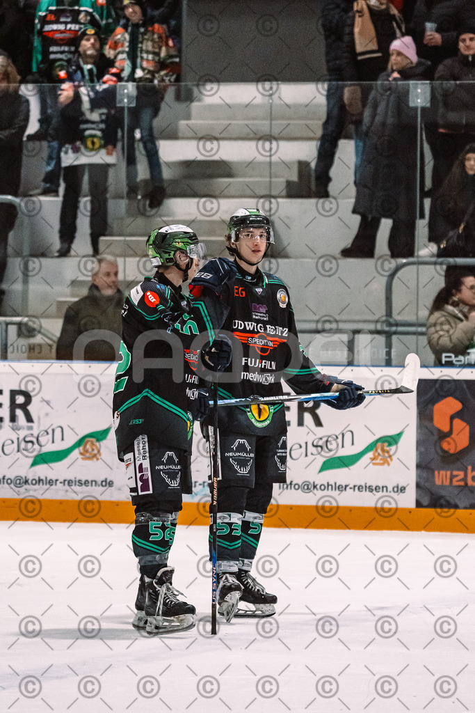 Alligators_vs_Erding_12_12_2025-204 | Höchstadt Alligators Fotogalerie: Eishockey-Action aus Franken. Professionelle Spielfotos, Portraits & Stadionbilder zum Download. Jetzt entdecken! - Realisiert mit Pictrs.com