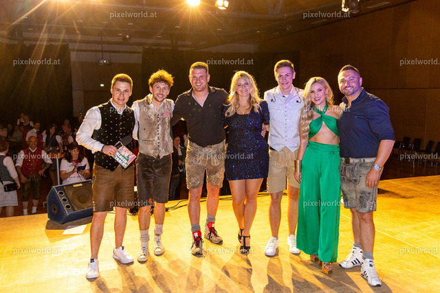 Schlager trifft Tracht | Bildershop von pixelworld.at - Realisiert mit Pictrs.com