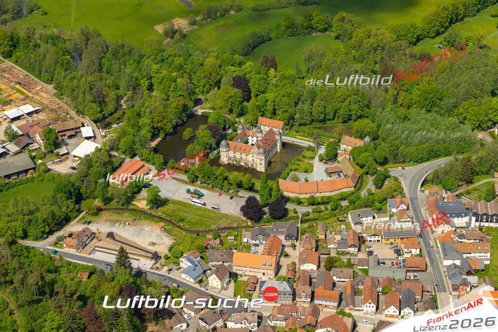 Das Luftbild der Stadt Mitwitz wurde 2022 vom Flugzeug heraus erstellt (keine Drohnen-Aufnahmen) Aufnahmehöhe ca.450 Meter- hohe Bildauflösung und Druck-Qualität. Garantiert!