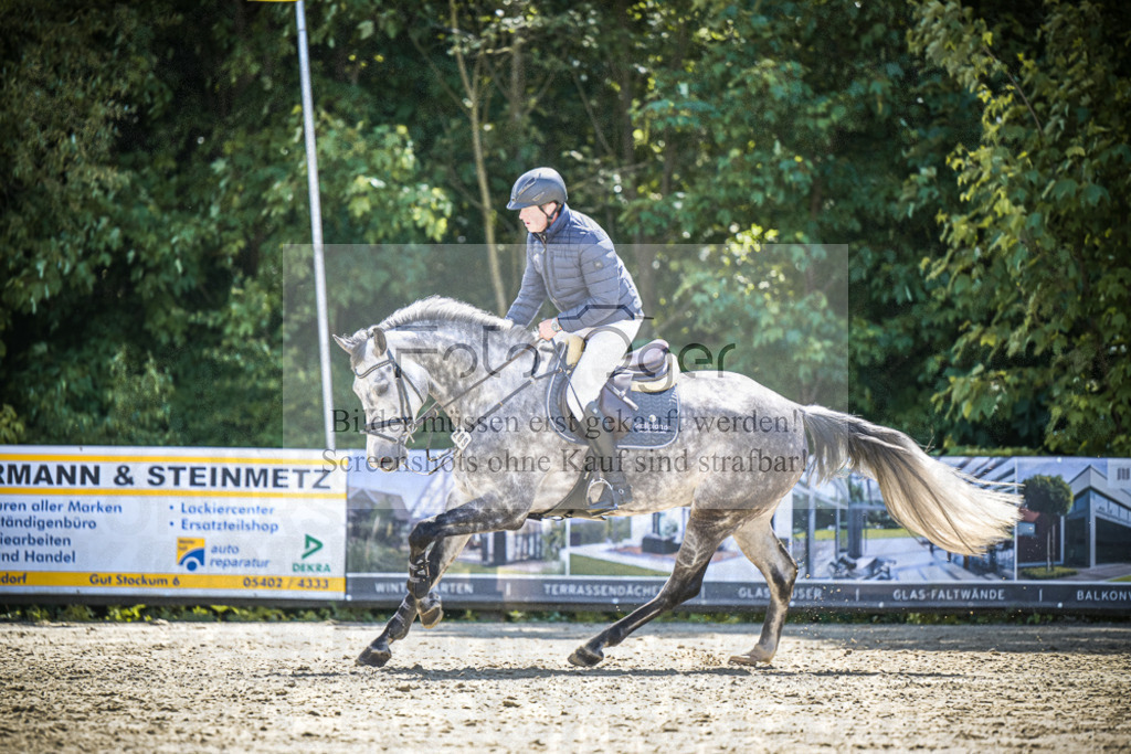 DOS_5568 | Entdecke hochwertige Reitturnierfotos von Foto Oger. Professionell, emotional und authentisch – jetzt Lieblingsmomente im Shop bestellen.Deutschlandweite Turnierfotografie. - Realisiert mit Pictrs.com