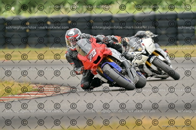 25bt05-1283 | markuskiefer.com - Realisiert mit Pictrs.com