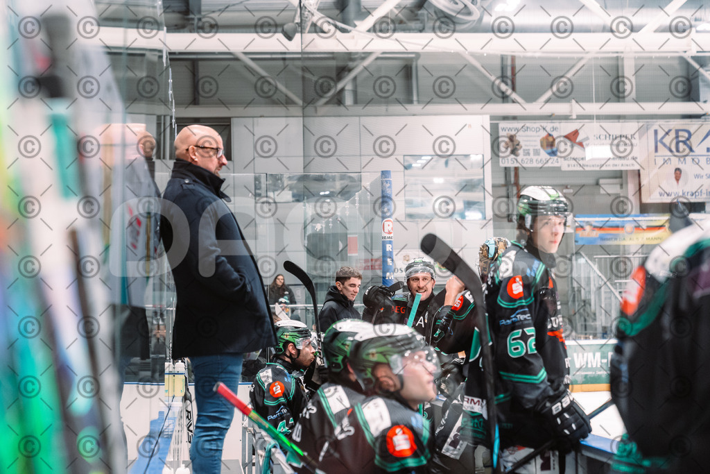 Alligators_vs_Stuttgart_16_11_2025-70 | Höchstadt Alligators Fotogalerie: Eishockey-Action aus Franken. Professionelle Spielfotos, Portraits & Stadionbilder zum Download. Jetzt entdecken! - Realisiert mit Pictrs.com