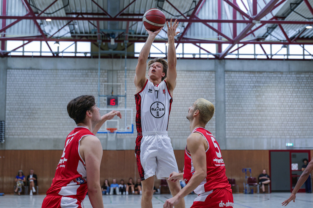 Regio Test BAYER GIANTS vs BSV Münsterland Baskets Wulfen-11 | Fotos von Basketballspielen aus dem Raum NRW fotografiert von Gero Mueller-Laschet und Daniel Schaefer - Realisiert mit Pictrs.com
