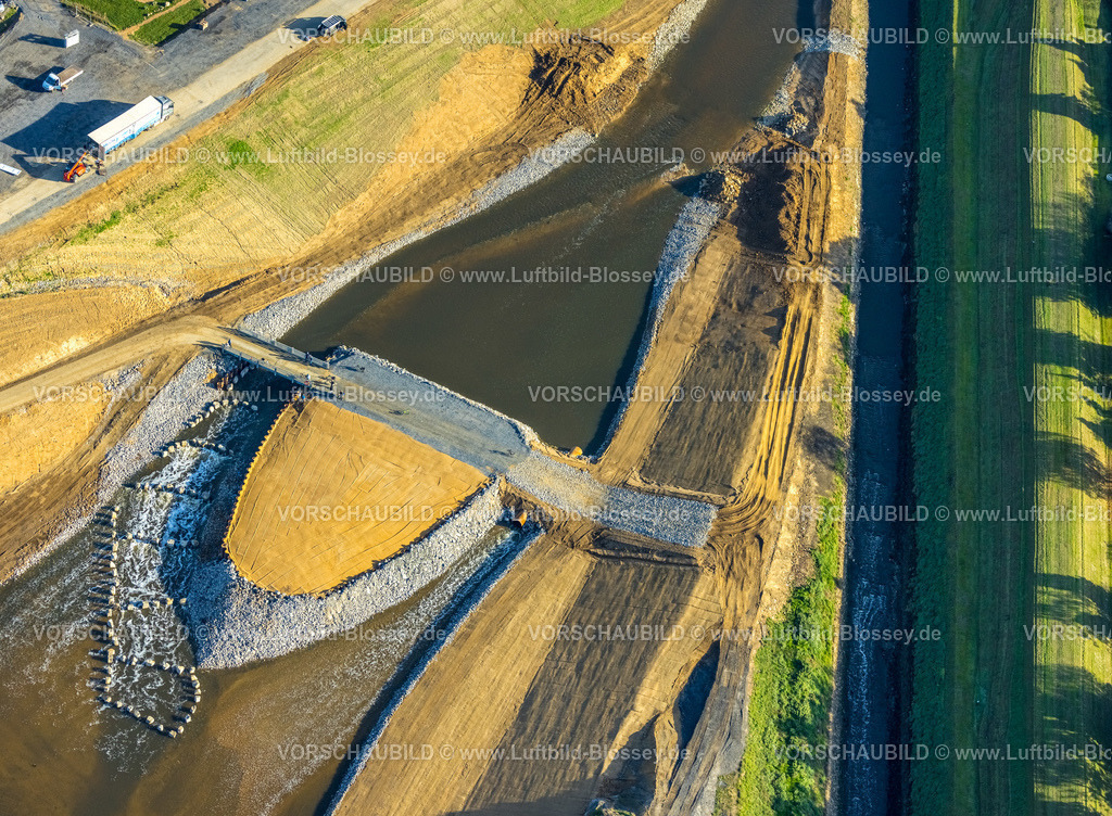 Dinslaken221102371Emschermuendung | Luftbild der alten und der neuen Emschermündung auf der Stadtgrenze zwischen Dinslaken und Voerde, Mündung in den Fluß Rhein, Emscherumbau, EGLV, Emschergenossenschaft, neue Emschermündung, Fischtreppe, Ruhrgebiet, Nordrhein-Westfalen, Deutschland