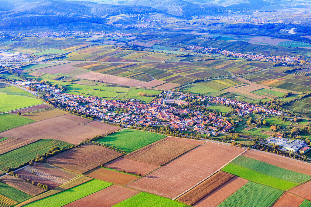 Luftbild: Ortsansicht von Süden im Ortsteil Kapellen in Kapellen-Drusweiler im Bundesland Rheinland-Pfalz in Deutschland. Foto: IMG_074644.jpg vom 14.10.2014 durch Werner Riehm/FLY-FOTO.deAuflösung des Originals: 5472 x 3648 px