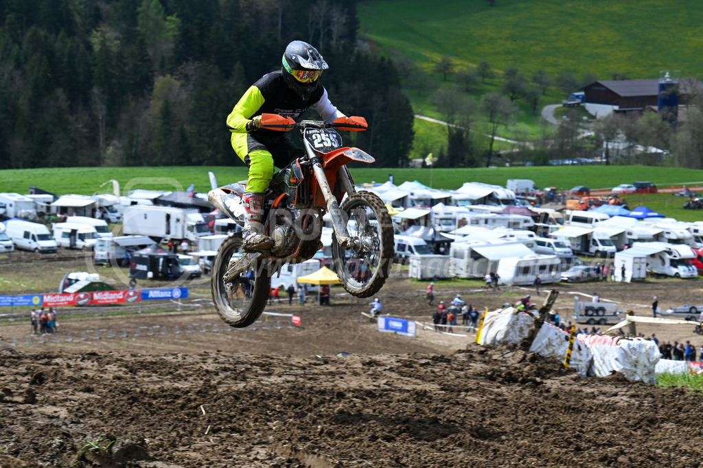 Motocross Schlatt bei Winterthur - 29. April 2023 | #255 Ryffel Fabian aus Bubikon (CH) auf KTM Sx F 250 in der Kategorie Hobby Open am Motocross Schlatt bei Winterthur, 29. April 2023.
Instagram: @mx_schlatt | @mc_wila | @sam_schweiz
Bild: Sportfotografie Markus Aeschimann | www.markus-aeschimann.ch - Realisiert mit Pictrs.com