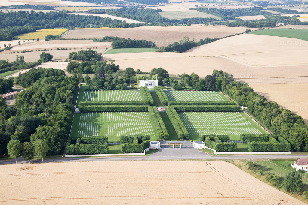 Aerial view: American military cemetery Saint Mihiel in Thiaucourt-Regnieville in Thiaucourt-Regniéville in the state Meurthe et Moselle, France.Photo: IMG_083285.jpg taken on 07/12/2015 by Werner Riehm/FLY-FOTO.comResolution of the original: 5472 x 3648 px