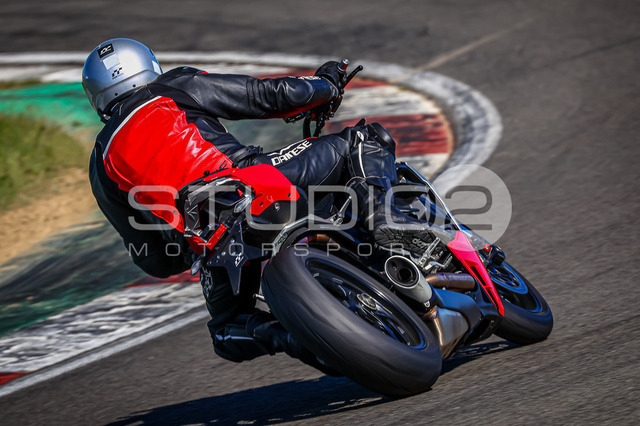 0762-260526NBR-014_762 | Deine Full-Service-Agentur für ✔️Videoproduktionen und ✔️Motorsportfotografie Jetzt Angebot anfragen!
