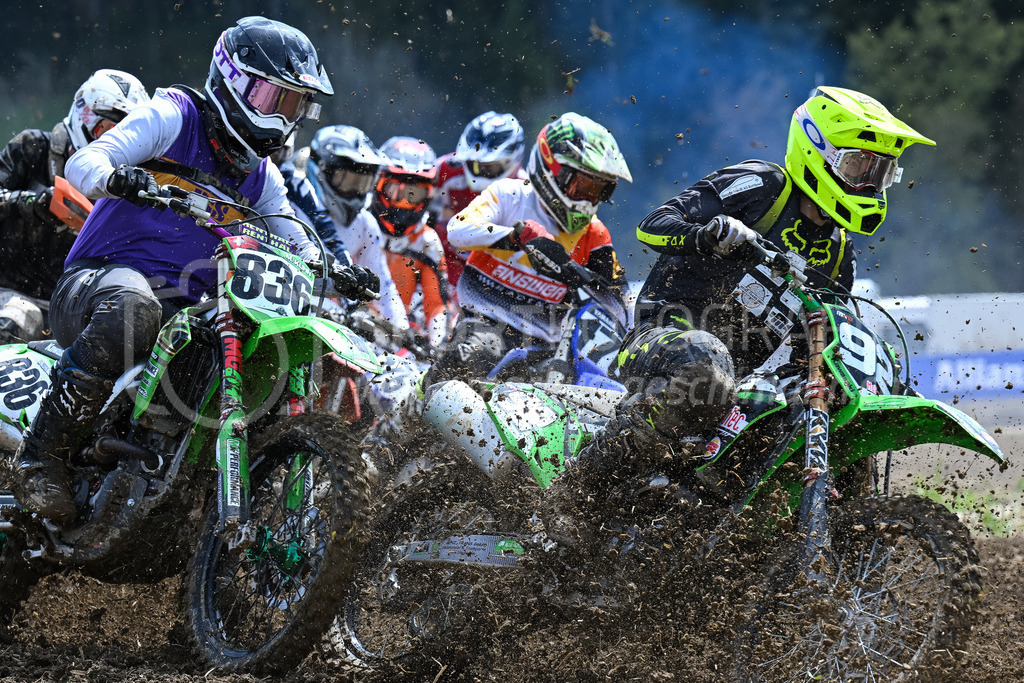 Motocross Schlatt bei Winterthur - 29. April 2023 | #836 Kuhn Manuel aus Weiningen (CH) auf Kawasaki Kx 250 F und #92 Koenig Raphael aus Bottenwil (CH) auf Kawasaki in der Kategorie MX2 am Motocross Schlatt bei Winterthur, 29. April 2023.
Instagram: @mx_schlatt | @mc_wila | @sam_schweiz
Bild: Sportfotografie Markus Aeschimann | www.markus-aeschimann.ch - Realisiert mit Pictrs.com