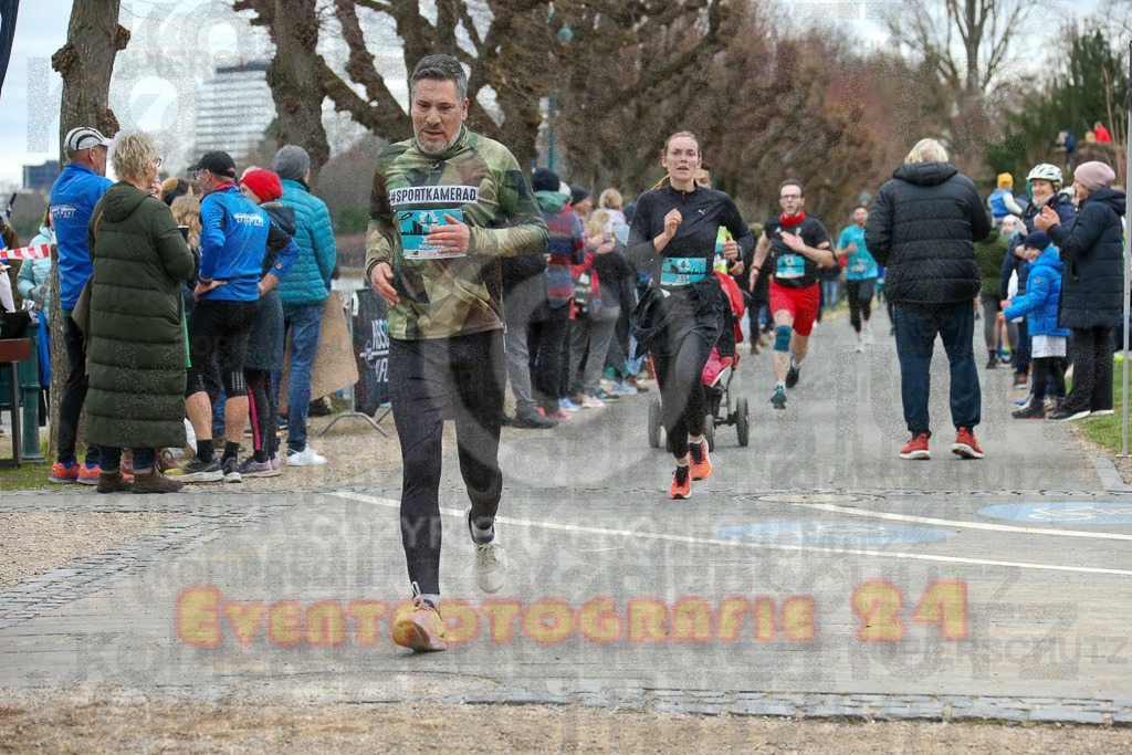 231231_1202_EX1_5199 | Sportfotografie im Rhein-Sieg Kreis, Köln, Bonn, NRW, Rheinland Pfalz, Hessen, etc. Unser Tätigkeitsfeld umfasst den Laufsport vom Volkslauf über den Marathon, Duathlon, Triathon bis zum Ultralauf wie Kölnpfad Ultra oder Schindertrail.