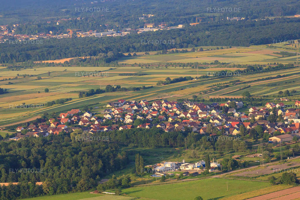 Luftbild: Mattenstr im Ortsteil Urloffen in Appenweier im Bundesland Baden-Württemberg in Deutschland. Foto: IMG_28923.jpg vom 14.06.2010 durch Werner Riehm/FLY-FOTO.de