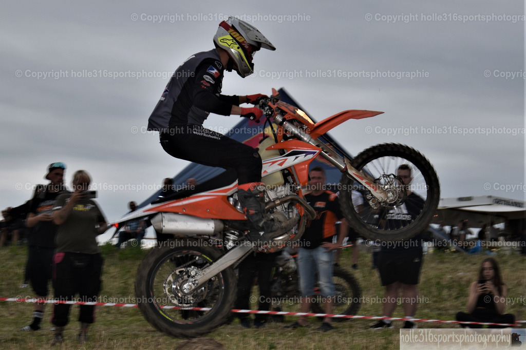 DSC_0225_01 (2) | Sportfotografie , Motorsport, Motoross, Reitsport, Mointainbike, Enduro,
Landschaft , Outdoor, Eventfotografie, Landschaft, Bilder online bestellen - Realisiert mit Pictrs.com