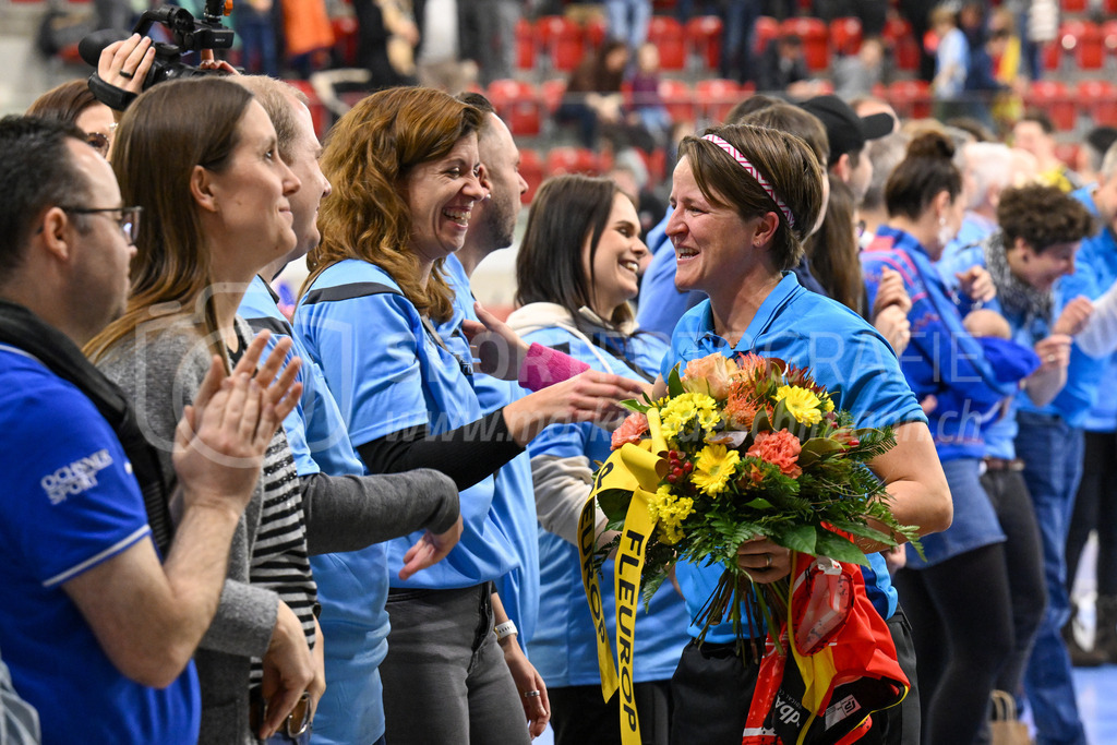 HC Rychenberg vs Floorball Köniz - 18. Dezember 2022 | HC Rychenberg vs Floorball Köniz
AXA Arena, Winterthur
Schiedsrichterin Corina Wehinger.
Bild: Sportfotografie Markus Aeschimann | www.markus-aeschimann.ch - Realisiert mit Pictrs.com
