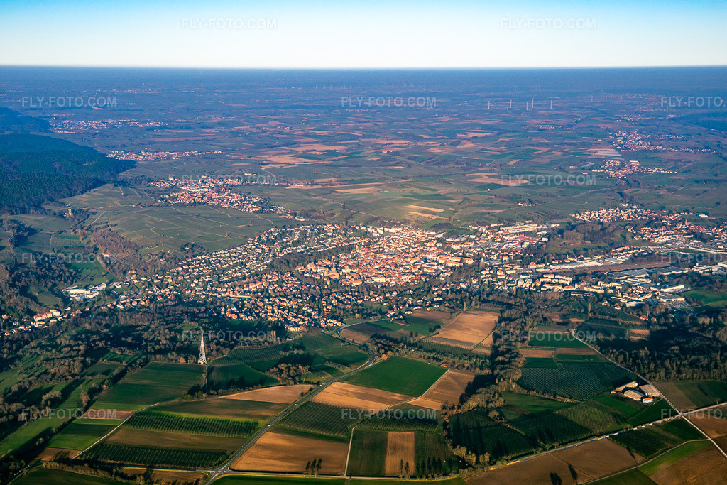 Aerial view: View of the town from the southwest in Wissembourg in the state Bas-Rhin, France. – Photo: IMG_135931.jpg taken on 02/13/2023 by Werner Riehm/FLY-FOTO.com – Resolution of the original: 5472 x 3648 px