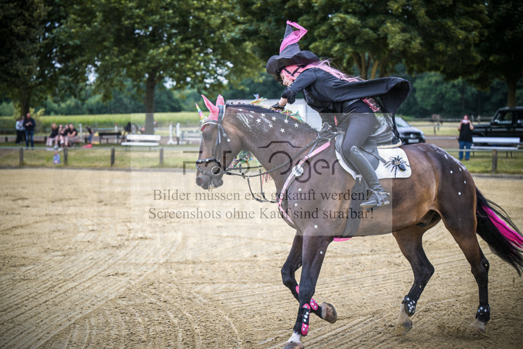 DOS_8748 | Entdecke hochwertige Reitturnierfotos von Foto Oger. Professionell, emotional und authentisch – jetzt Lieblingsmomente im Shop bestellen. - Realisiert mit Pictrs.com