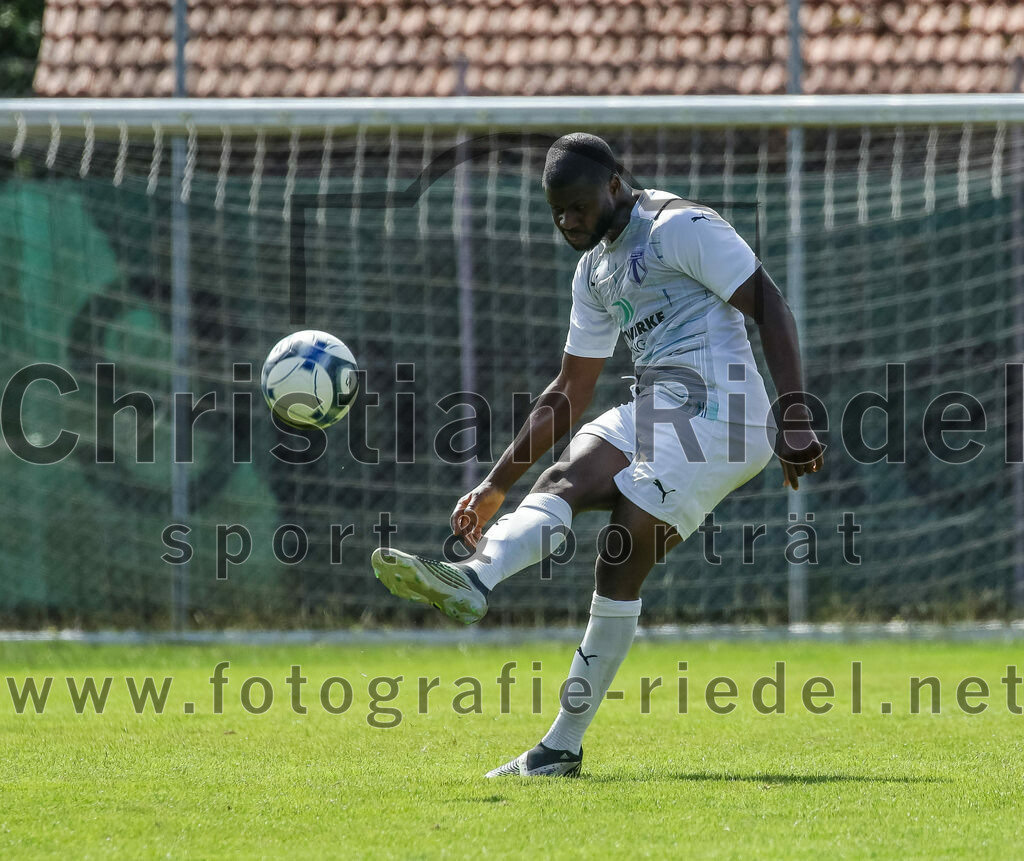 2023-07-30_122_FC_Lengdorf_gegen_SpVgg_Altenerding | Lengdorf, Deutschland, 30.07.2023:
Fußball, Kreisliga 2023 / 2024, 1. Spieltag, FC Lengdorf gegen SpVgg Altenerding, Endergebnis: 1:1

Florian Thieme (FC Lengdorf, #5)

Foto: Christian Riedel / fotografie-riedel.net
