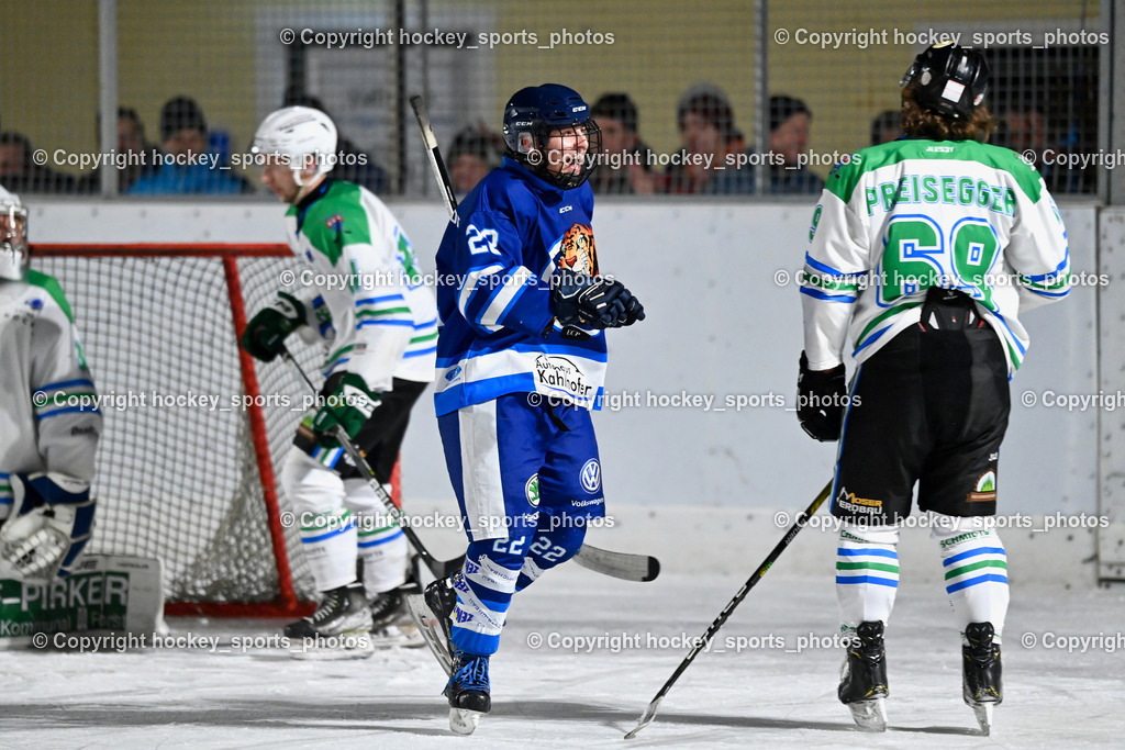 EC Tigers Paternion vs. EC Feld am See Ledenitzen | #69 Preissegger Fabian Feld am See Ledenitzen, #22 Neuschitzer Nino EC Tigers Paternion, EC Tigers Paternion vs. EC Feld am See Ledenitzen, EC Tigers Paternion vs. EC Feld am See Ledenitzen am 19.01.2025 in Villach (Eisplatz Paternion), Austria, (Photo by Bernd Stefan)