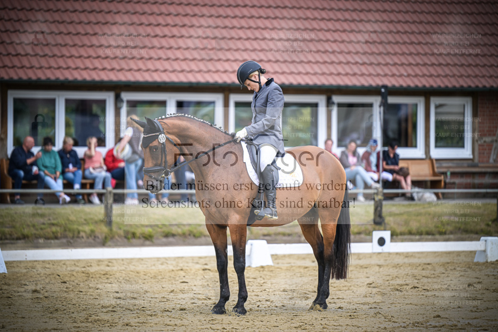 DOS_9118 | Entdecke hochwertige Reitturnierfotos von Foto Oger. Professionell, emotional und authentisch – jetzt Lieblingsmomente im Shop bestellen. - Realisiert mit Pictrs.com