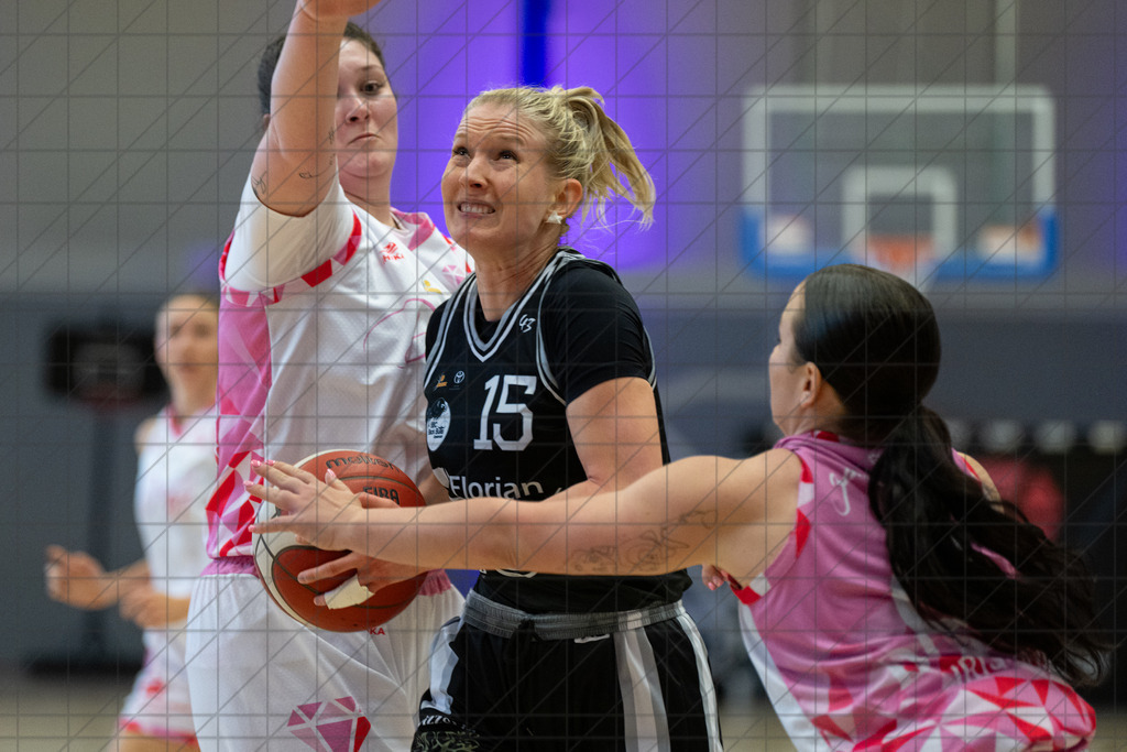 2. DBBL PlayOff 24/25 | 12.04.2025 | Dillingen Diamonds vs. BBC OS | 1/8-Finale, 2. Spiel  | 2. DBBL PlayOff 24/25 | 12.04.2025 | Dillingen Diamonds vs. BBC OS | 1/8-Finale, 2. Spiel  - - - - - CREDIT, www.bullenfotos.de, Martin König, Hörner Weg 40, D-49078 Osnabrück, +4917663732967, Nutzung und Weitergabe nur zu den vereinbarten Zwecken. Presseanfragen an Urheber. Alle Rechte beim Urheber. - - - - - - Realisiert mit Pictrs.com