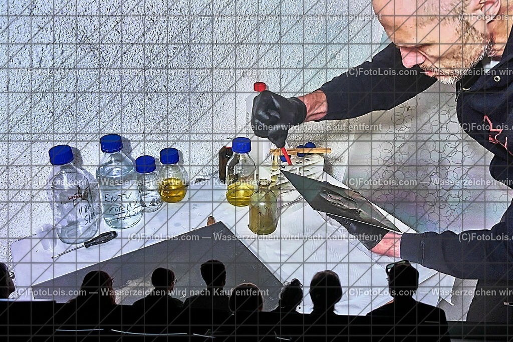 ALP8623_Linz_ARS-Elektr_MH_Nassplattenfotografie_Sandarak | (C)FotoLois.com, Alois Spandl, Linz an der Donau - ARS Elektronica Center, Multimediashow über Nassplattenfotografie von Markus Hofstätter, Fr 13. Oktober 2023.