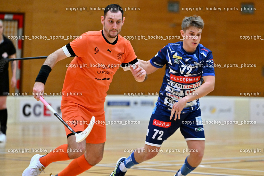 VSV Unihockey vs. SZPK Floorball | #9 András Molnár SZPK SÁROSI OPTIKA KOMÁROM, #72 Kilian Kronig VSV Unihockey, VSV Unihockey vs. SZPK Floorball, VSV Unihockey vs. SZPK Floorball am 23.11.2024 in Villach (Ballspielhalle St. Martin), Austria, (Photo by Bernd Stefan)